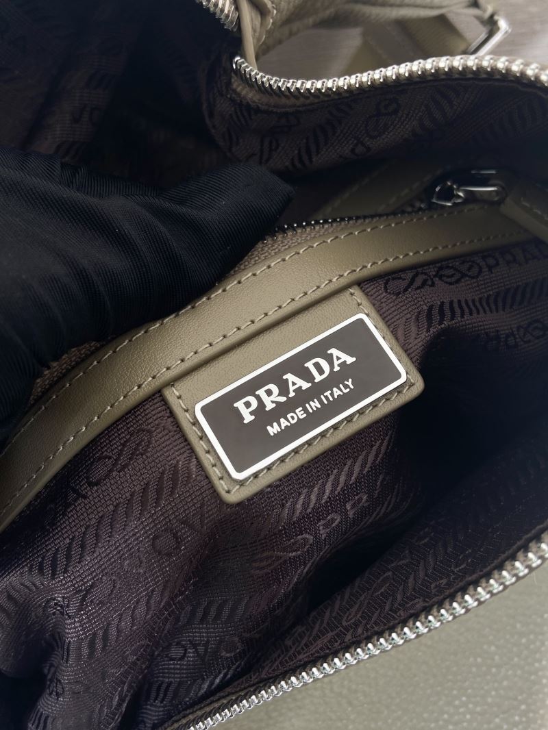 Pra*a waist chest packs